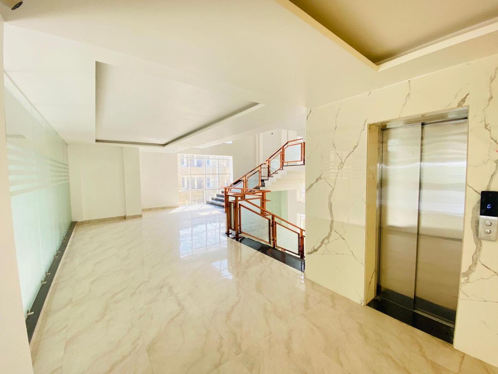 Hotel Holiday Grand Greater Noida Exterior photo